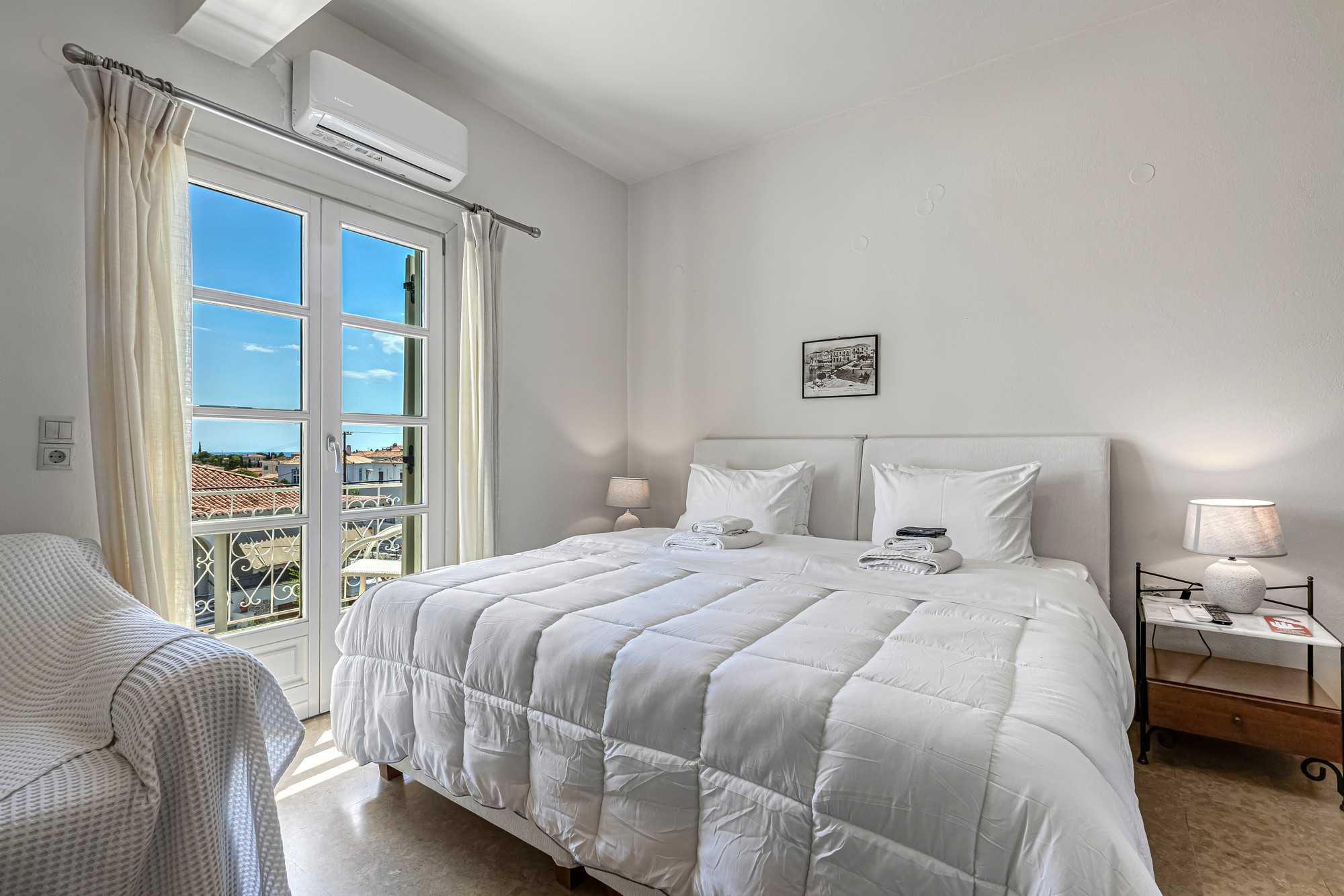 Superior Double or Twin Room — view 13
