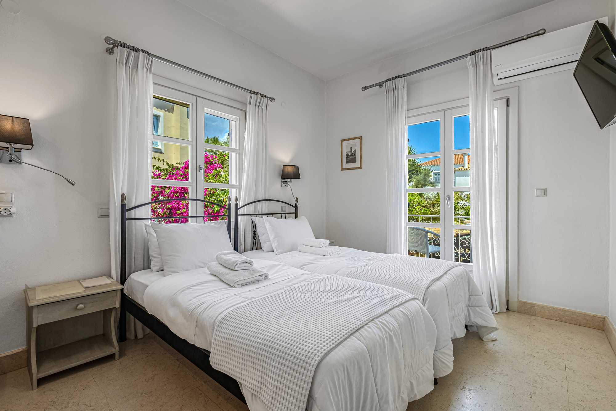 Superior Double or Twin Room — view 5