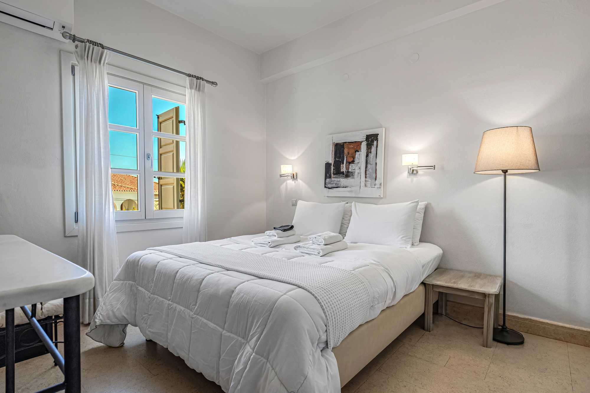 Standard Double or Twin Room — With window