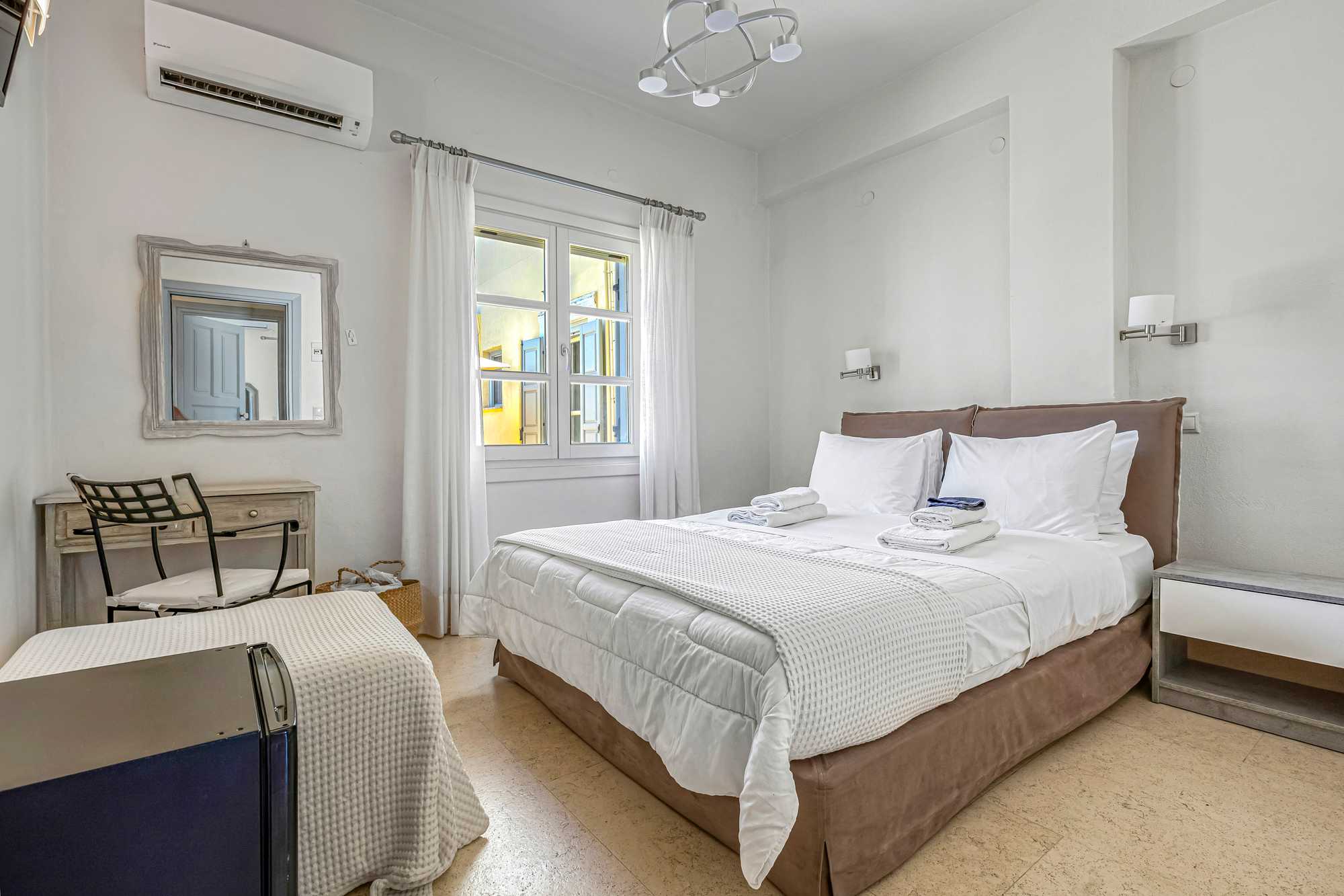 Standard Double or Twin Room — view 4
