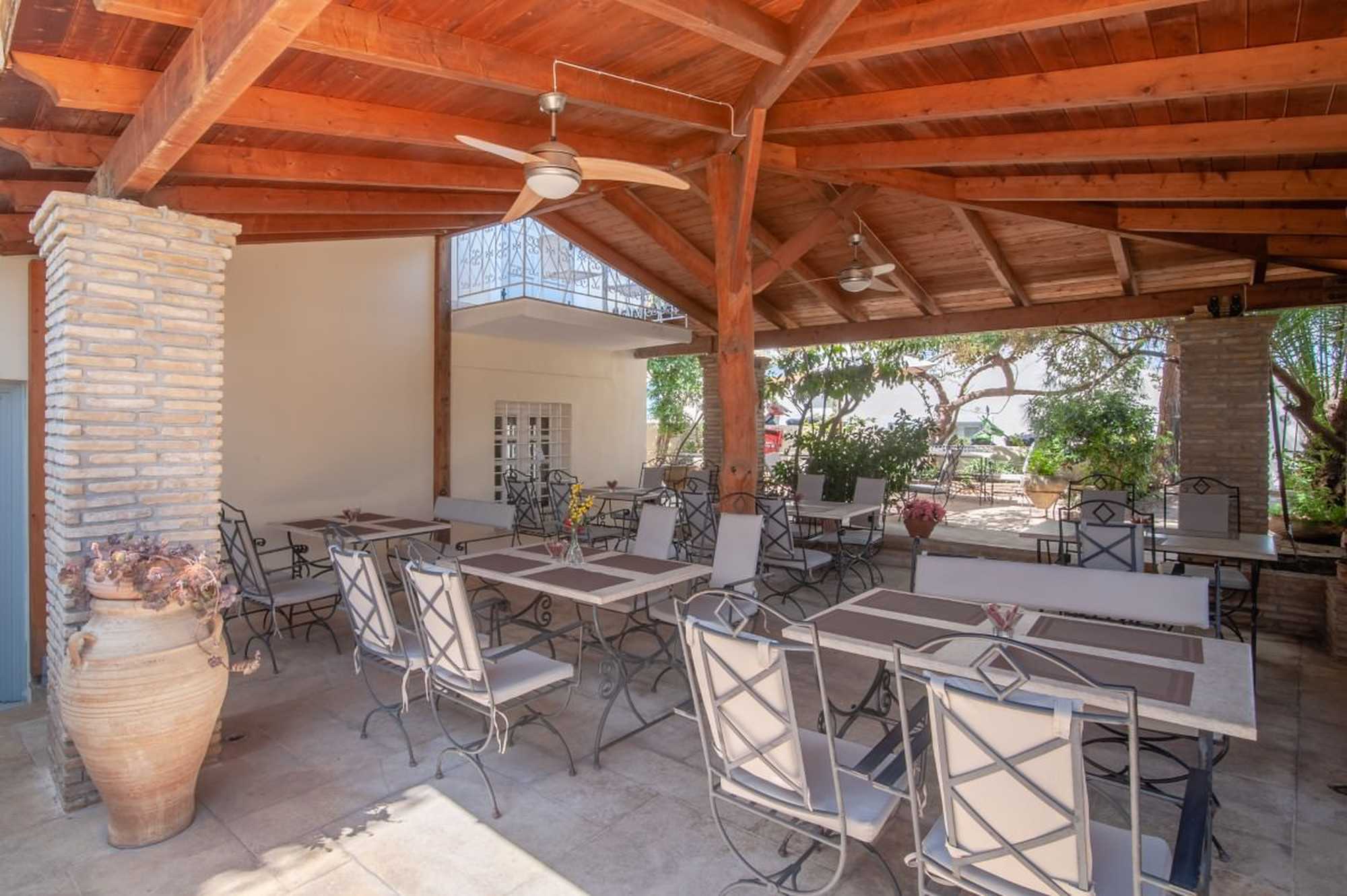 Mimoza Hotel — outdoor view
