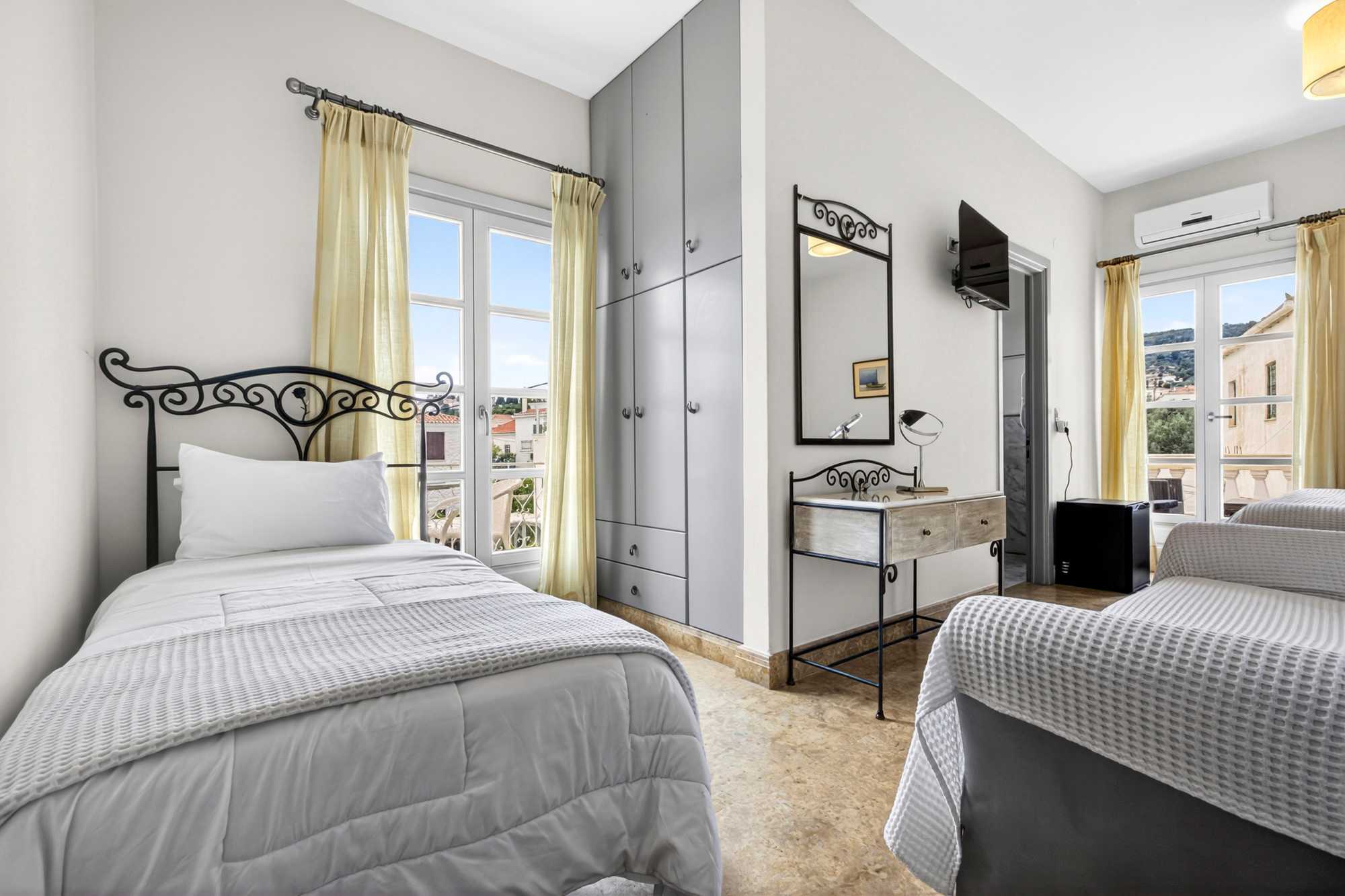 Comfort Triple Room